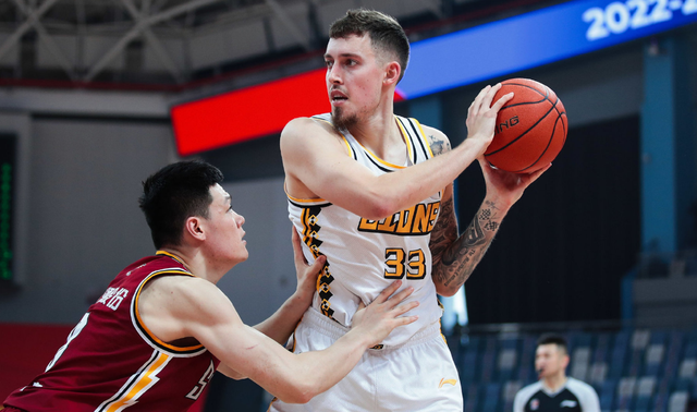 九游娱乐-包含字母哥巅峰对决，莱万多夫斯基与40激战TL分钟，大胜胜负难料！的词条