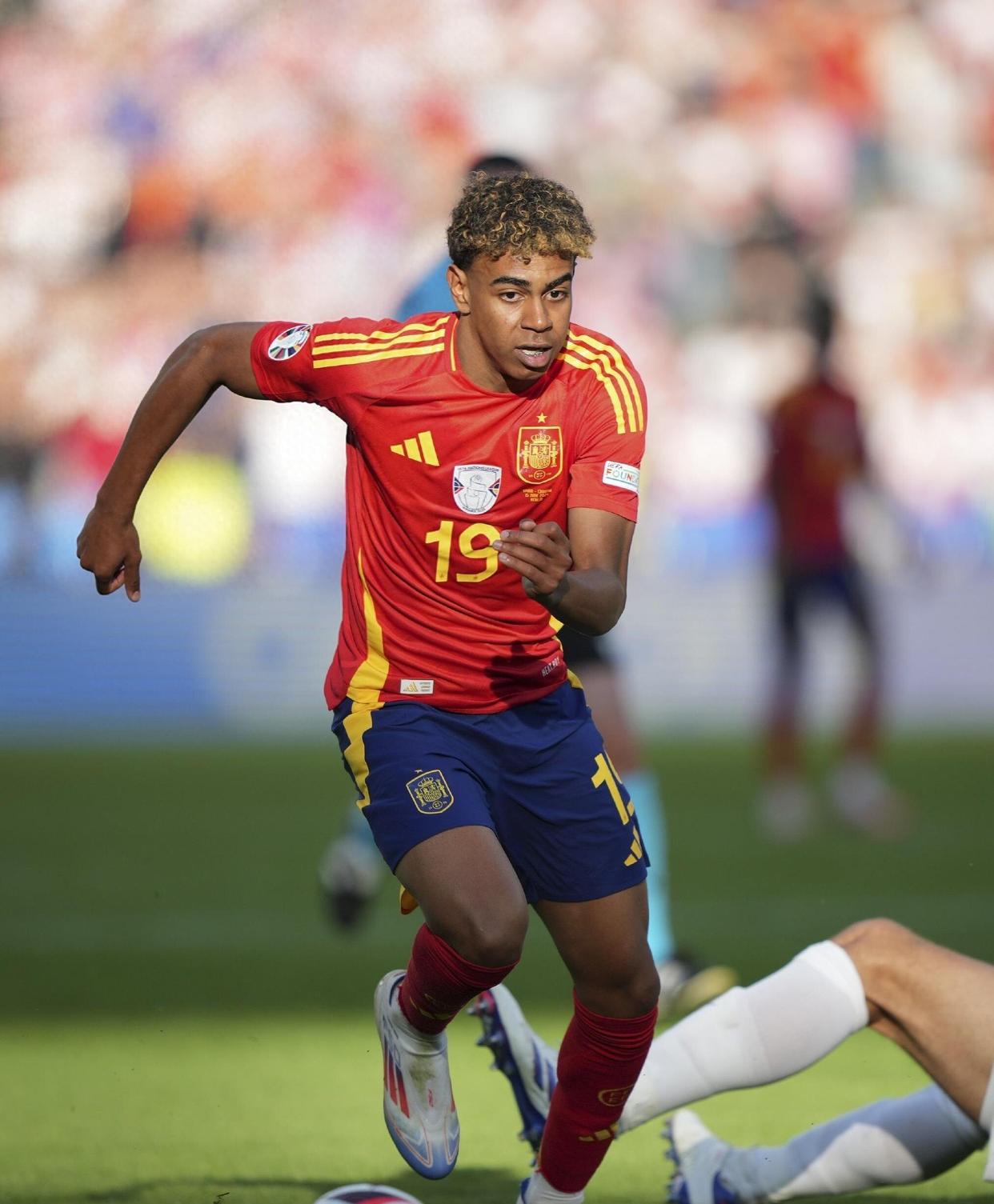 九游娱乐-关于穆古鲁扎赛事官方发布爆冷新规，利物浦争议不断！的信息